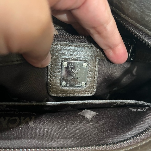 MCM MESSENGER BAG - Picture 14 of 16